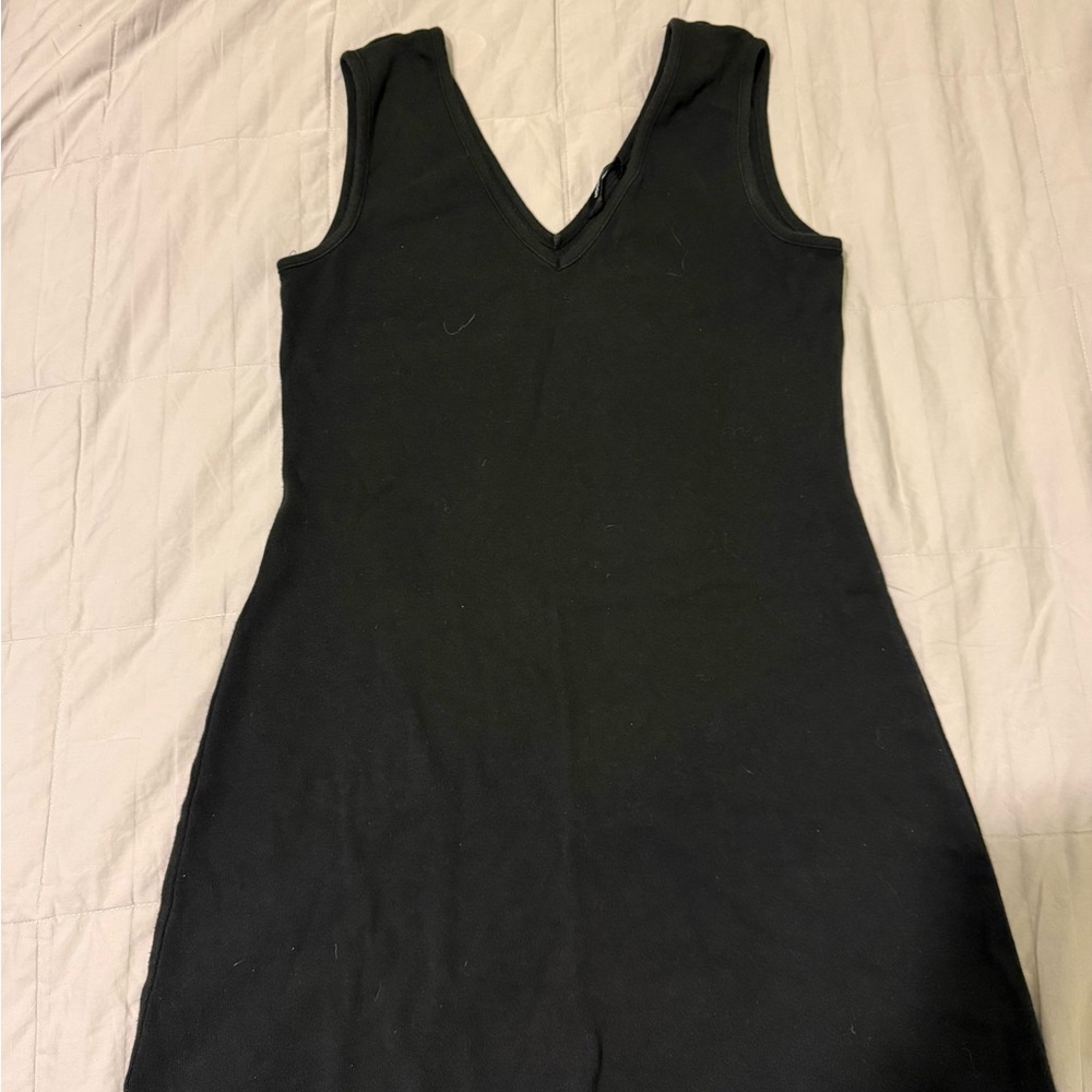 Black Sleeveless V-Neck Dress